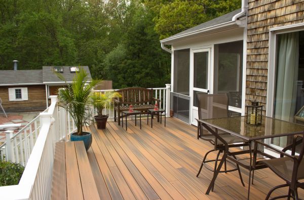 Decking Service in Macomb